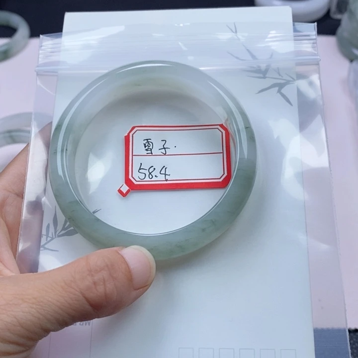 未镶嵌手镯石英质玉
