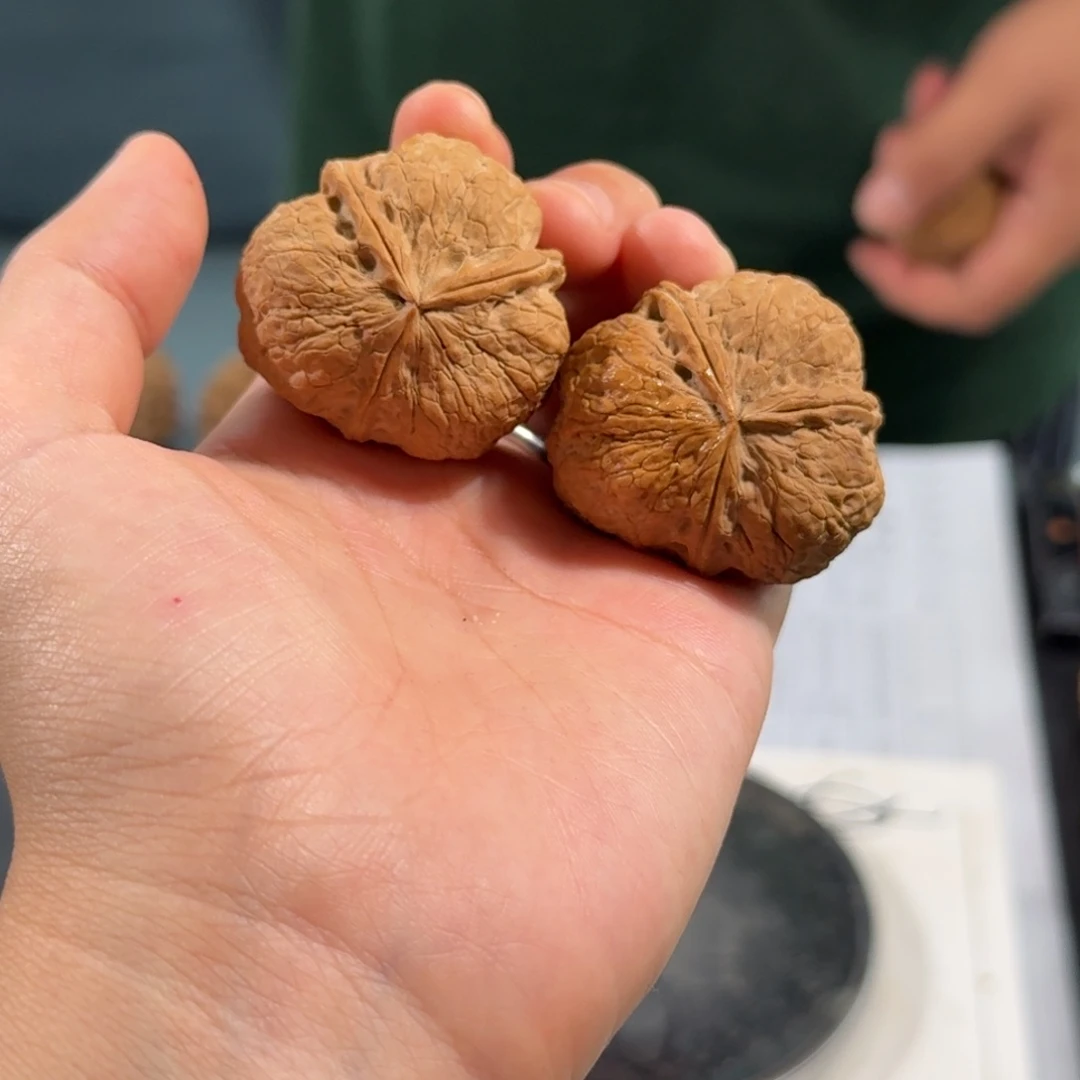 文玩核桃把件79号蟾王三棱