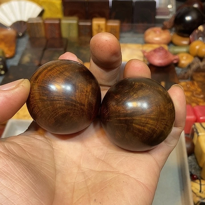 交趾黄檀（大红酸枝）秋*…