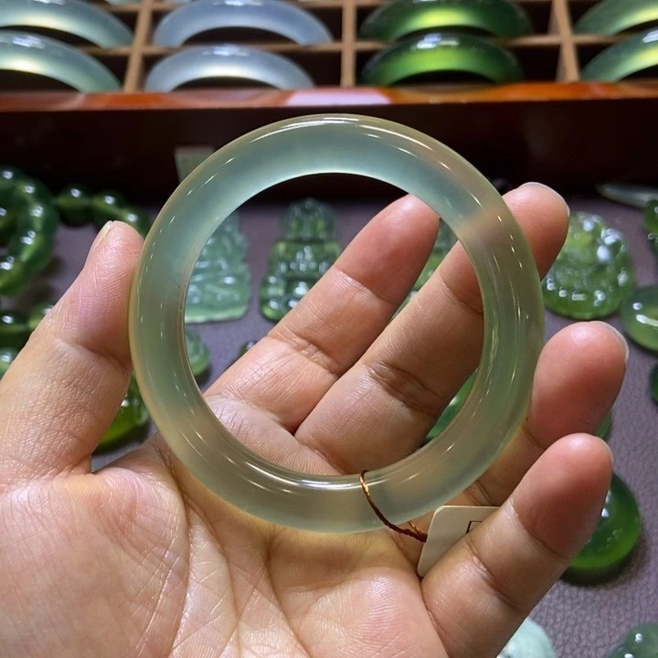 蛇纹石玉未镶嵌手镯51