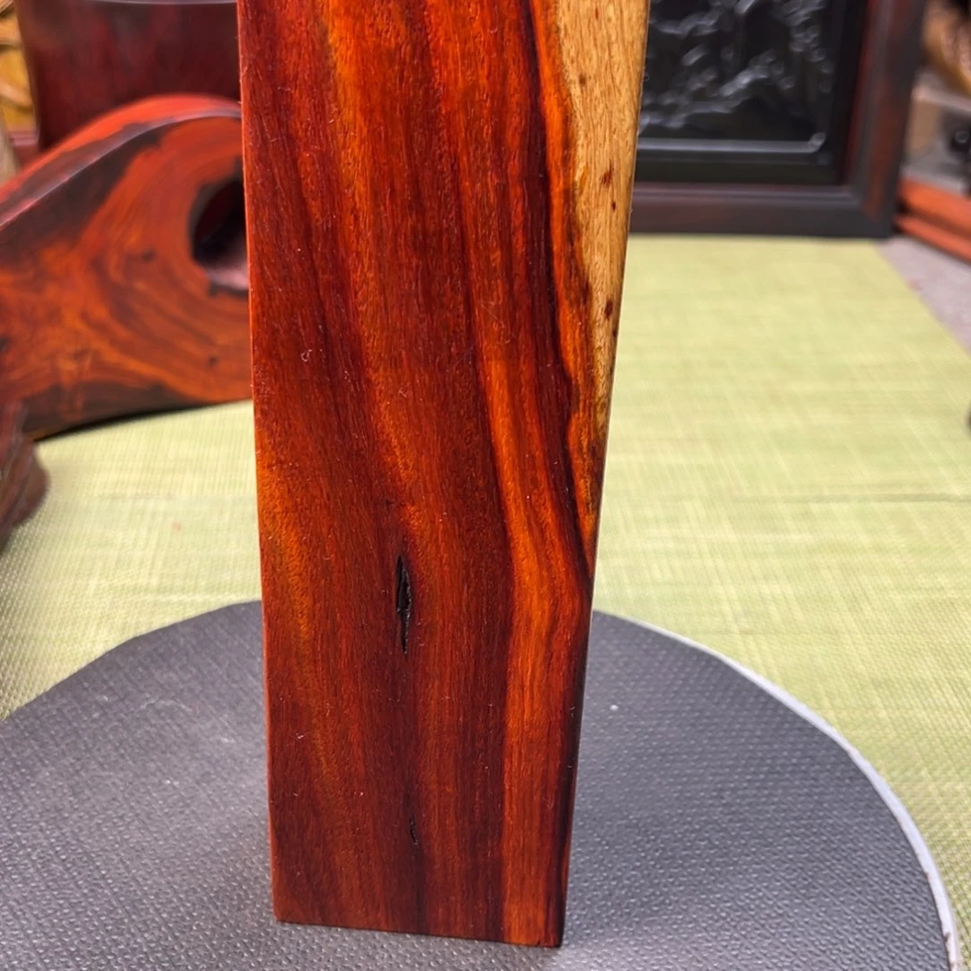 大果紫檀（缅甸花梨）山*边