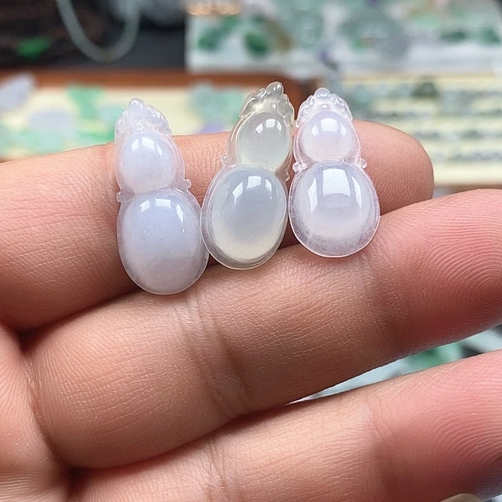 吊坠(不含链)未镶嵌翡翠一个60