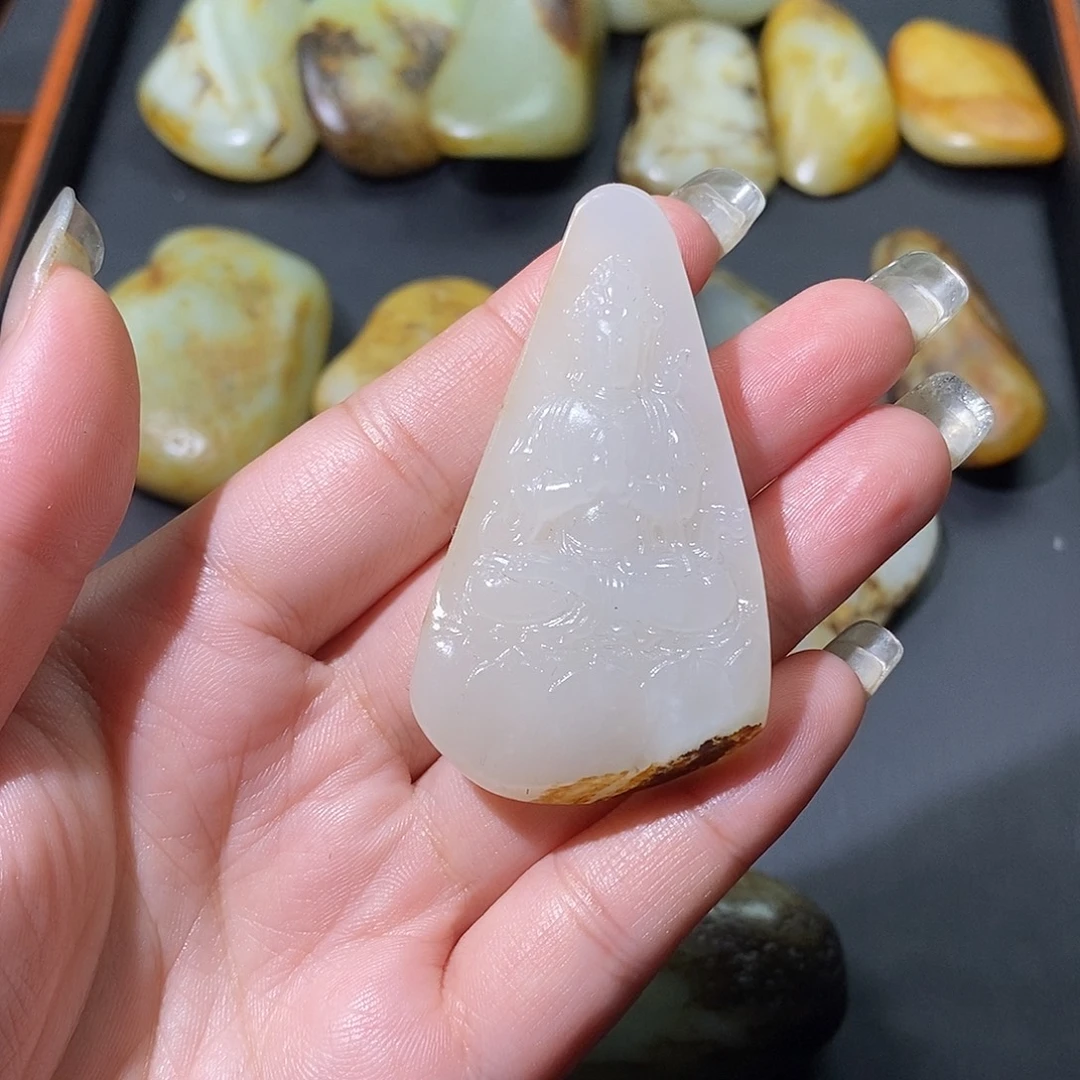 ****酒和田玉未镶嵌颈饰