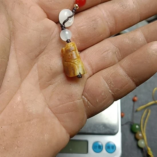 和田玉未镶嵌车挂