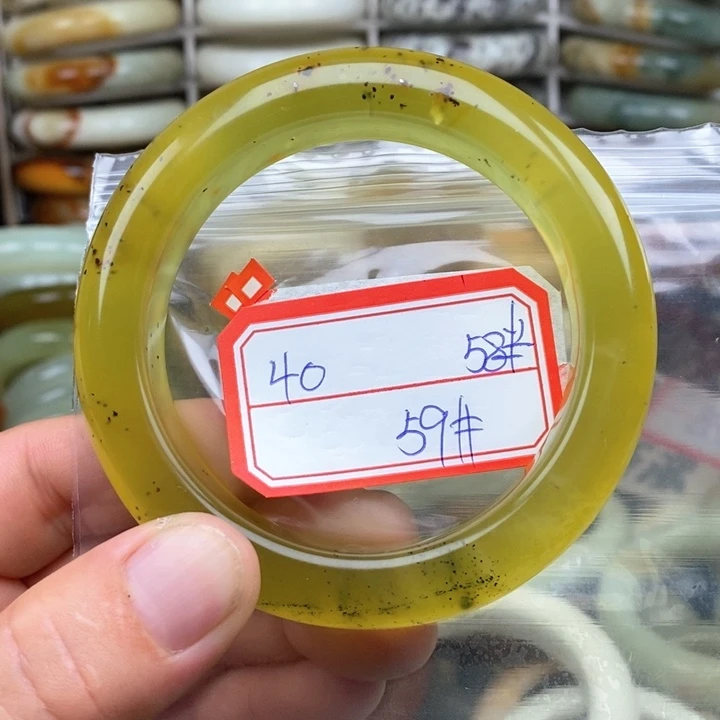 未镶嵌蛇纹石玉颈饰