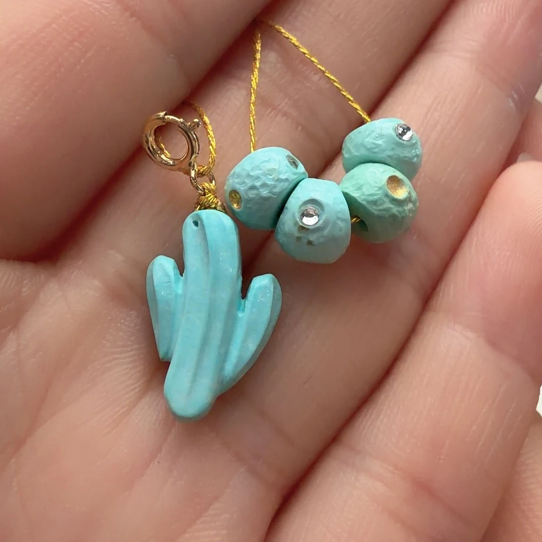 绿松石未镶嵌颈饰