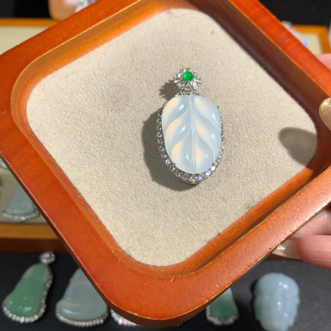 良***霄翡翠银S925镶嵌挂件叶子