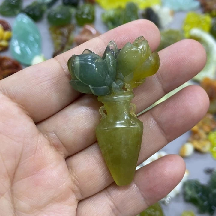 未镶嵌蛇纹石玉挂件
