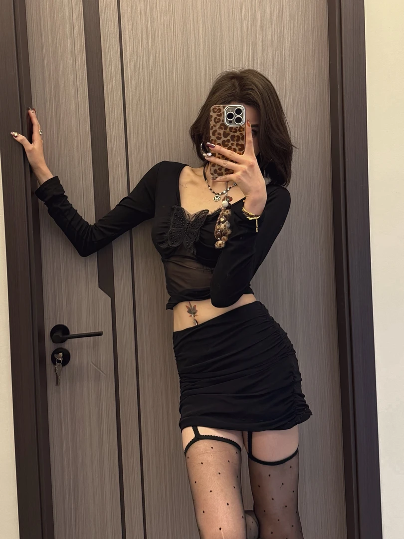性感套装女春季新款心机透视蝴蝶装饰上衣超短裙半身裙气质两件套