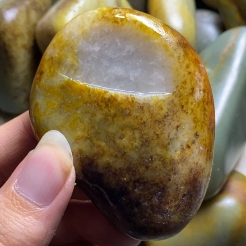 未镶嵌和田玉（糖玉）挂件