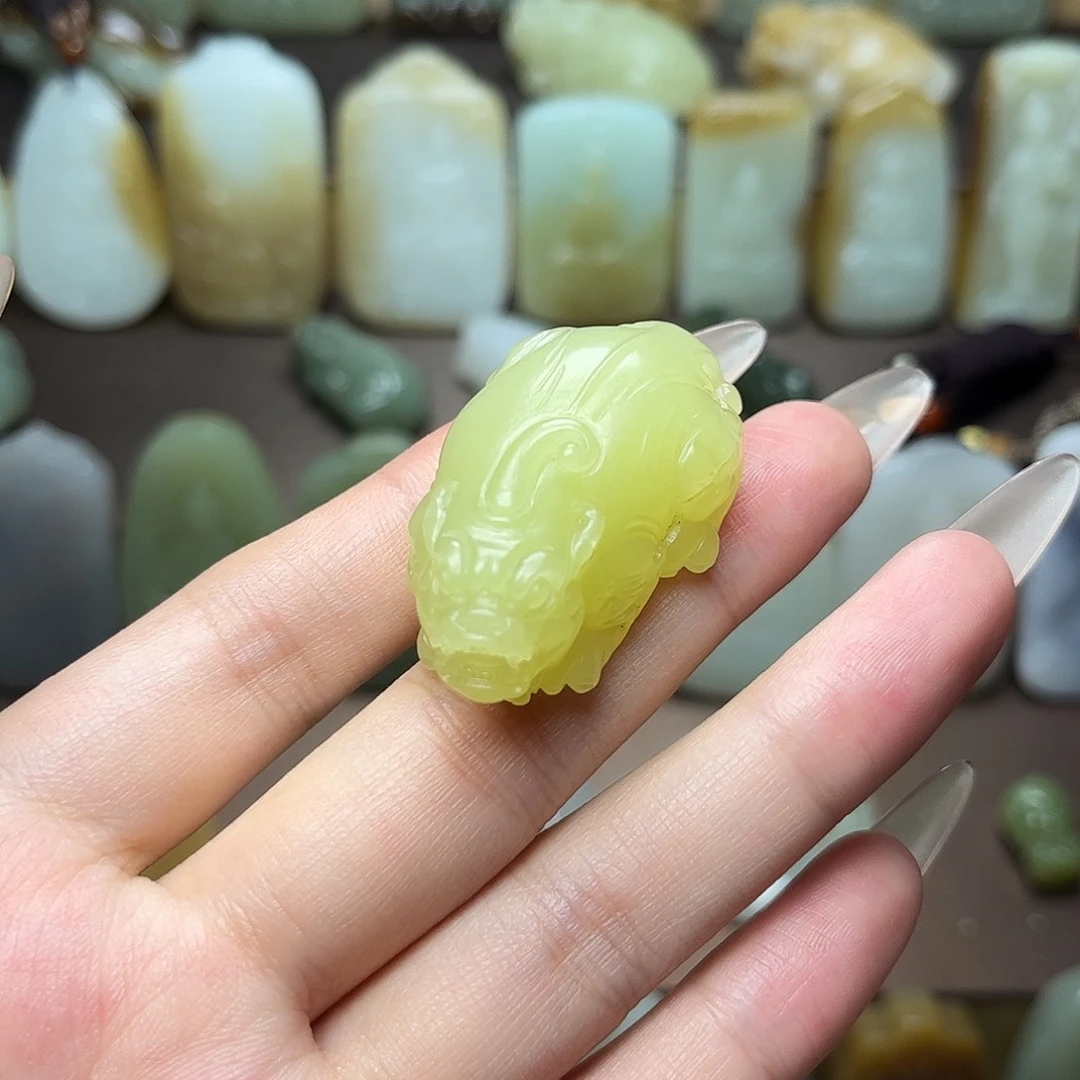 和田玉颈饰未镶嵌成****男