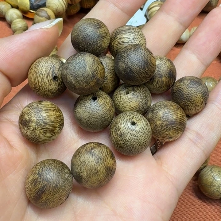 大叶紫檀（黑酸枝木类）