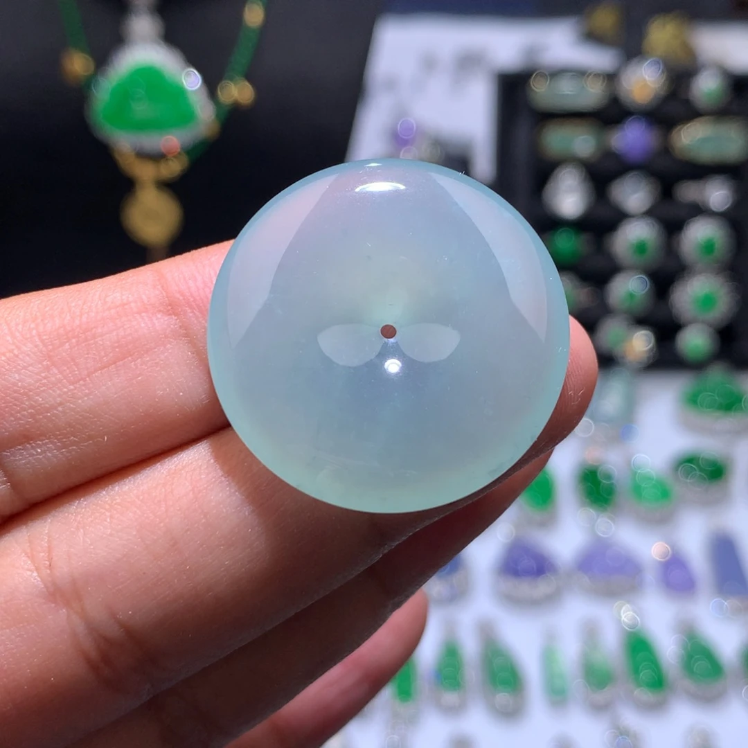 翡翠未镶嵌吊坠(赠链)