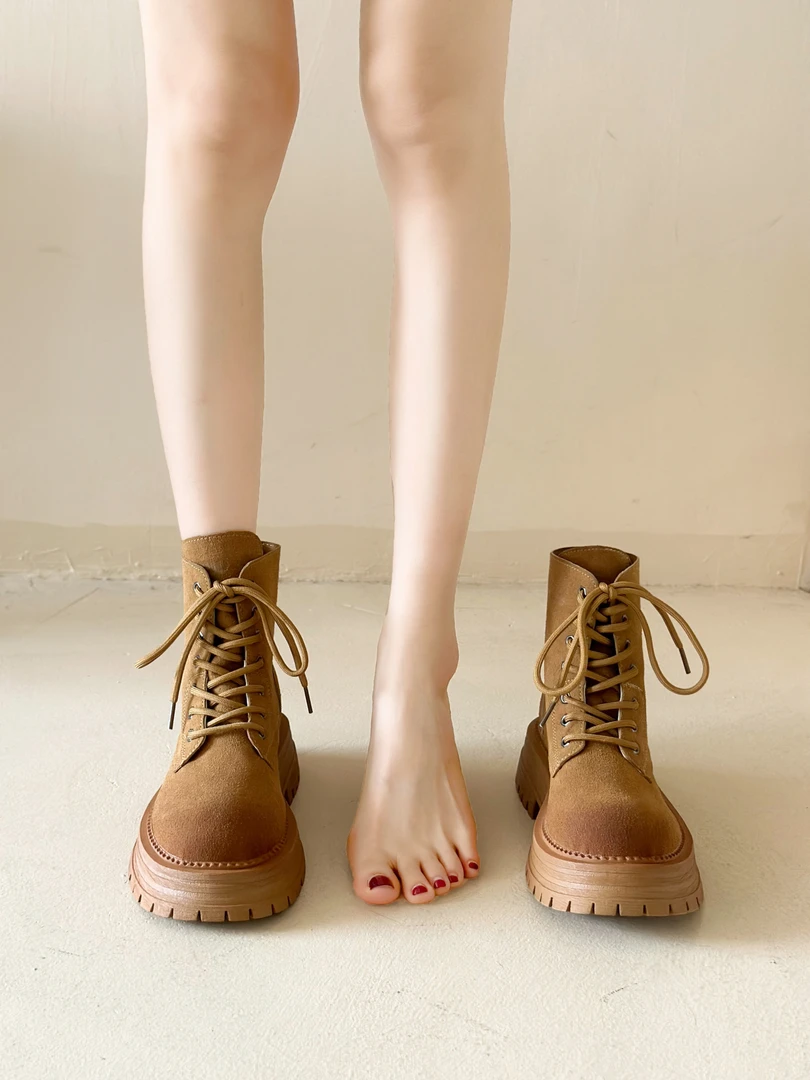 纯色厚底圆头工装风马丁靴英伦风中跟春秋百搭夏季复古ins薄款
