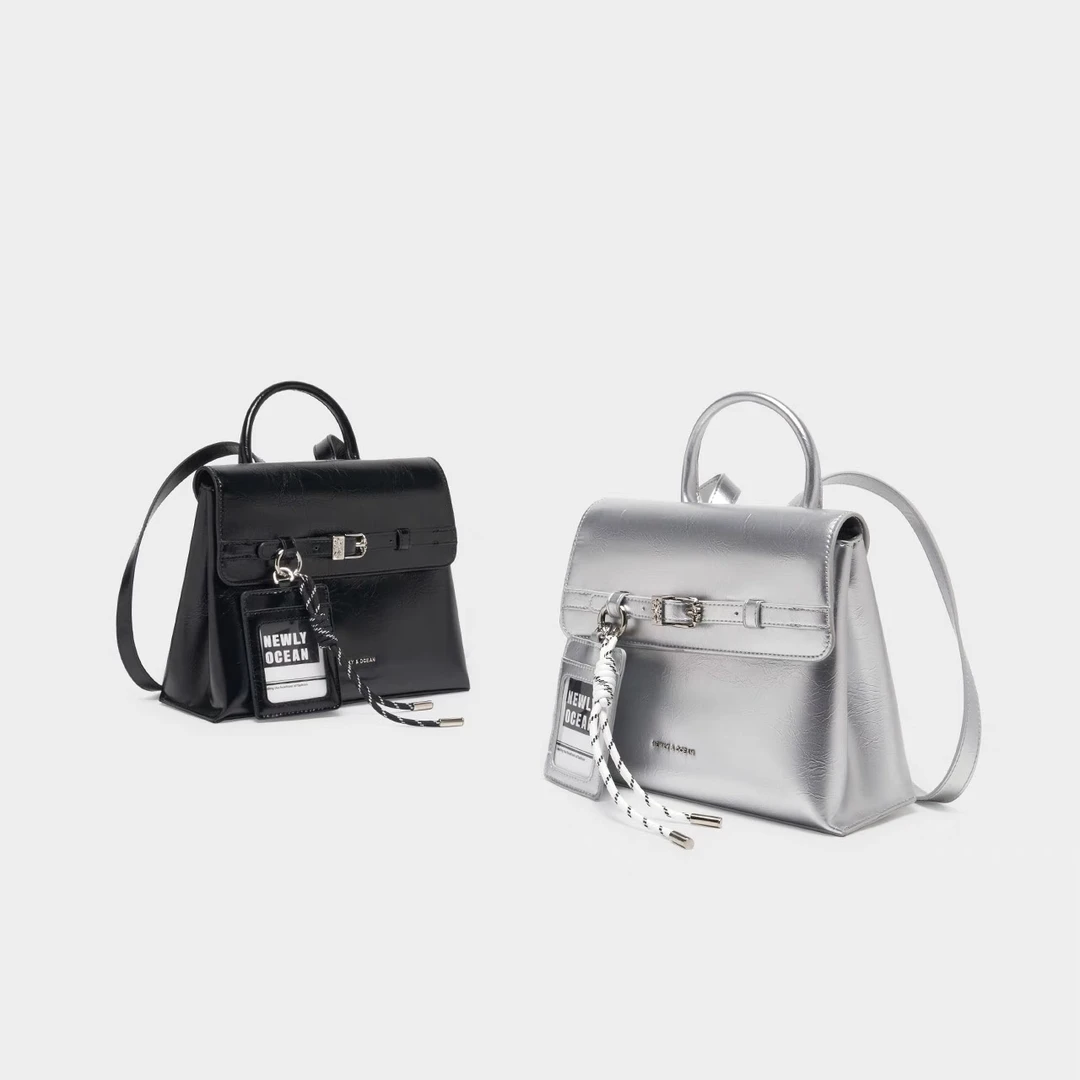 IEF/爱依服时尚女包2025新款高级感小众设计休闲通勤气质双肩包