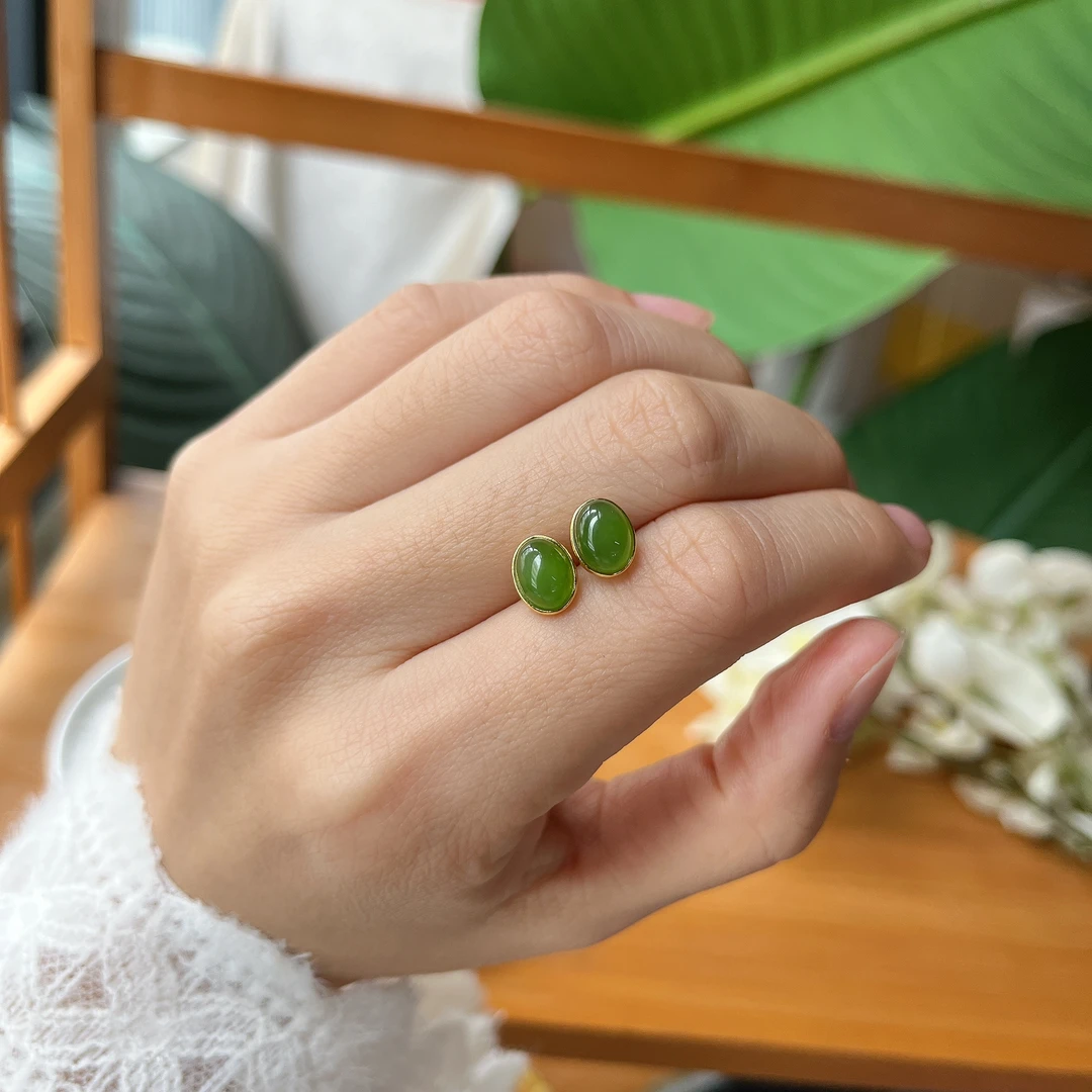 约6*8mm和田玉碧玉S925银耳钉