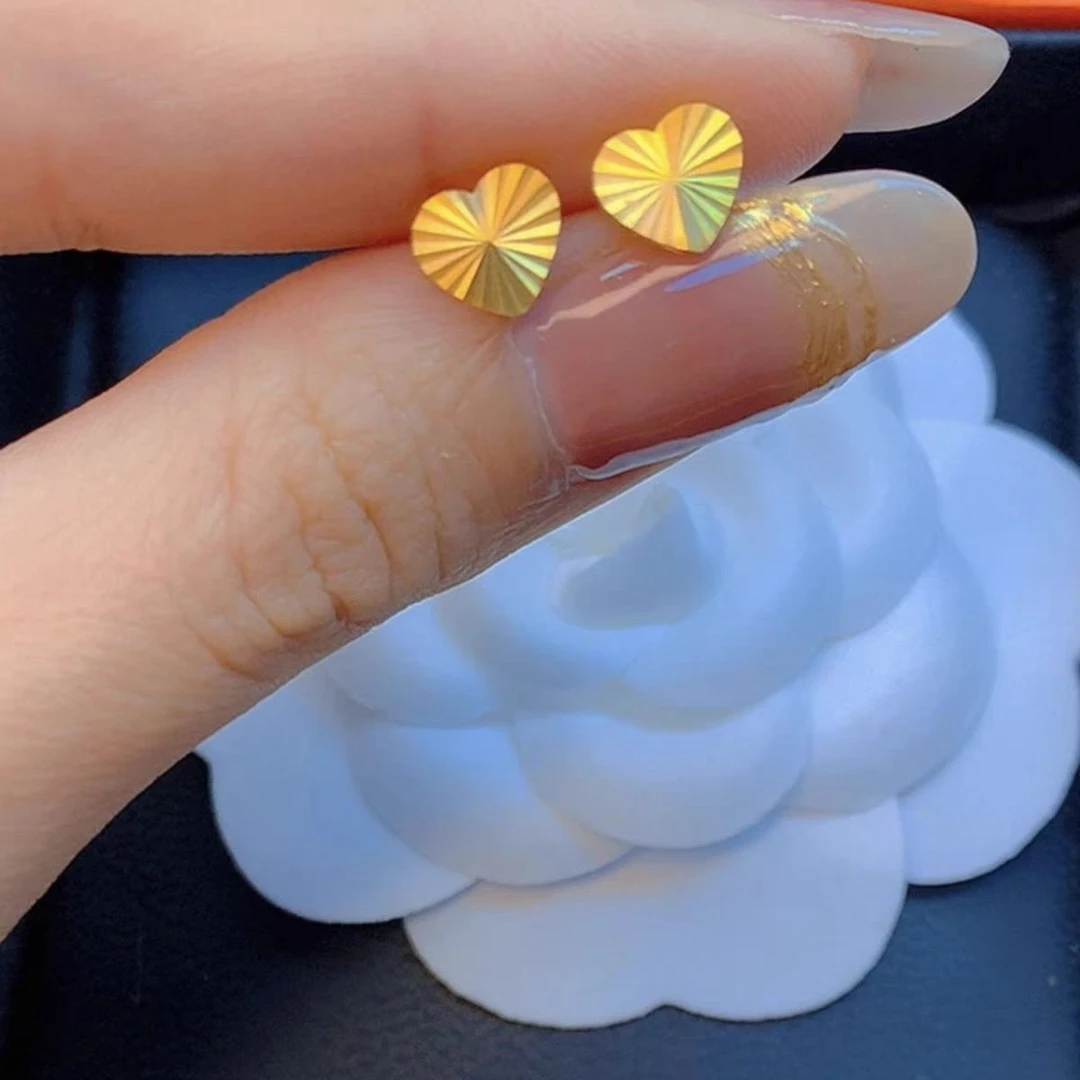 钛钢耳饰 日韩简约小众设计镭射爱心耳钉耳骨钉时尚个性防丢耳饰