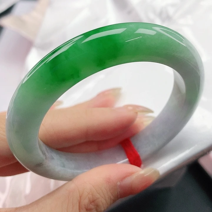 未镶嵌手镯翡翠，893