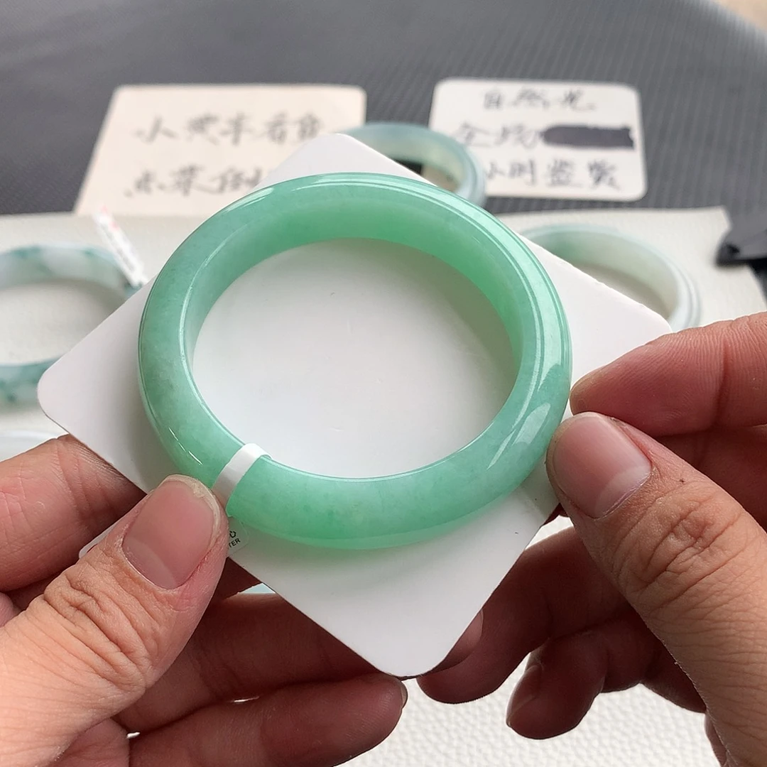 翡翠手镯未镶嵌44号 53.4
