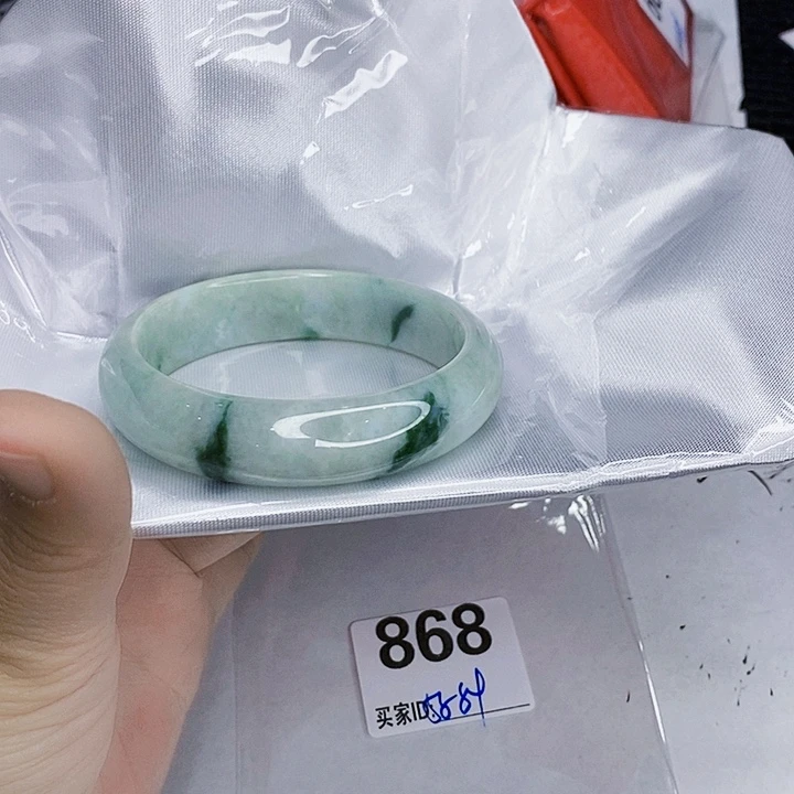 翡翠未镶嵌手镯一图一物实物为准（微瑕处理）