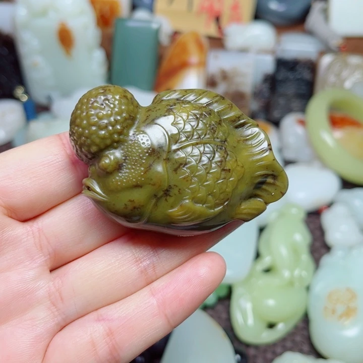 和田玉未镶嵌车挂