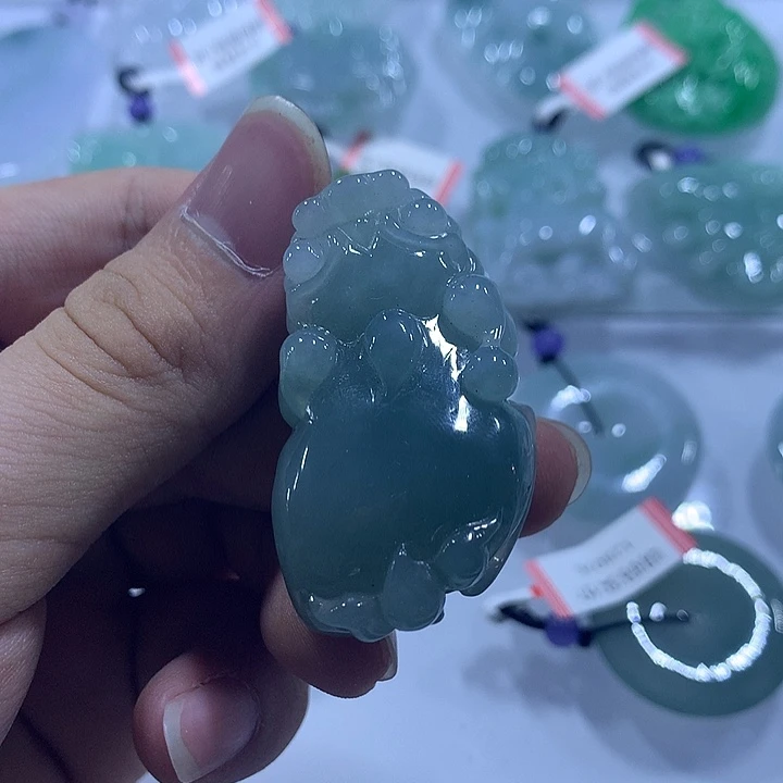 翡翠未镶嵌颈饰天然翡翠A货吊坠