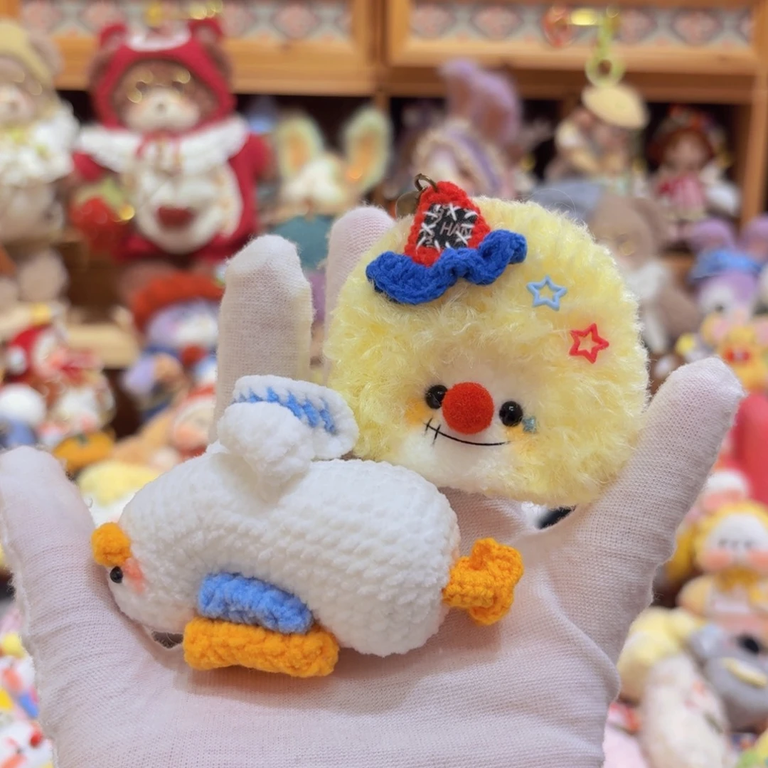 针织品鸭子做挂件
