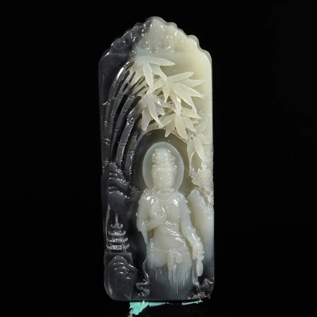 LOT.029和田玉巧雕竹林观音牌/X2729