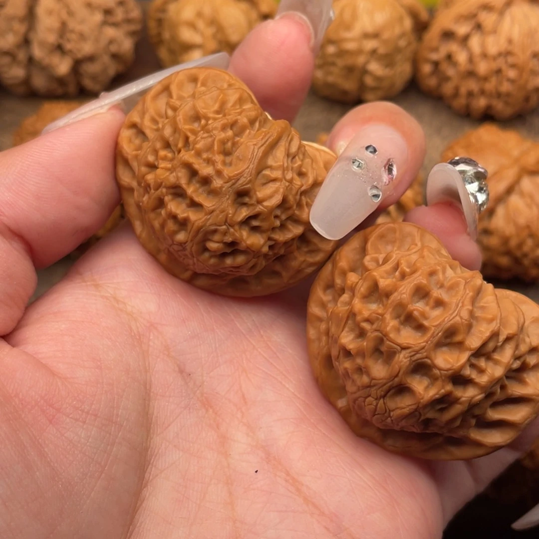 别***、文玩核桃吊坠桃心宫灯40