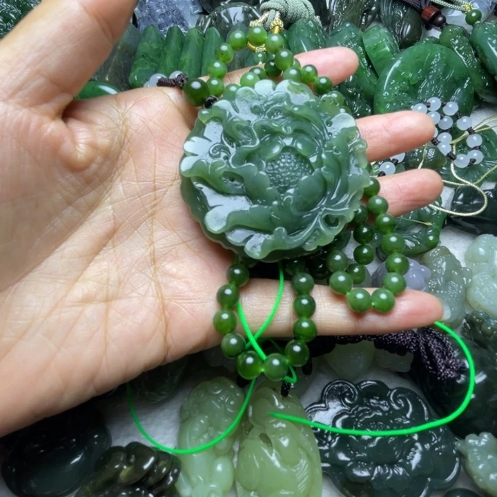 岁***好和田玉未镶嵌颈饰