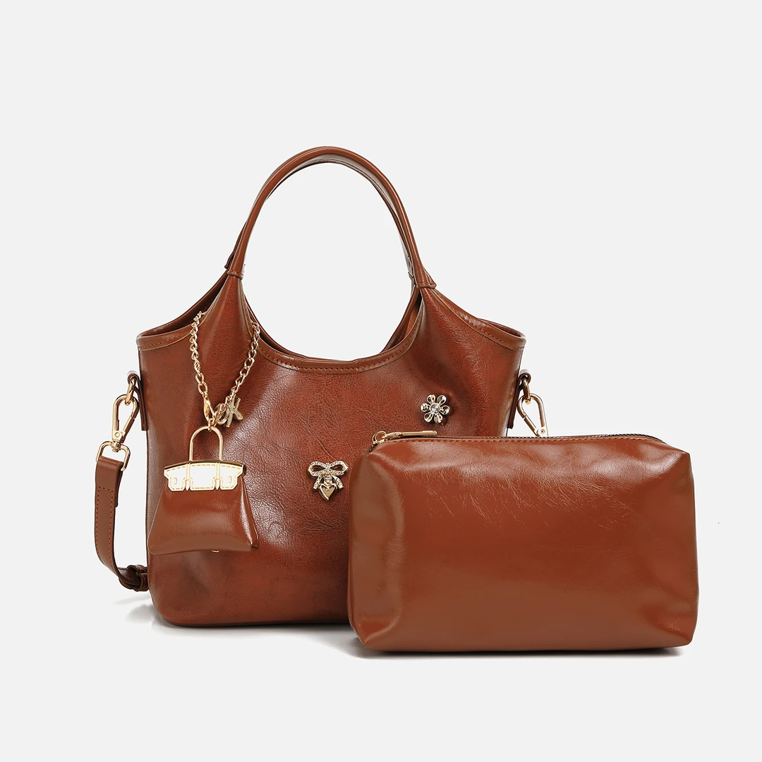 【宠粉福利】2025新款潮流百搭韩系单肩斜挎包（带小包）