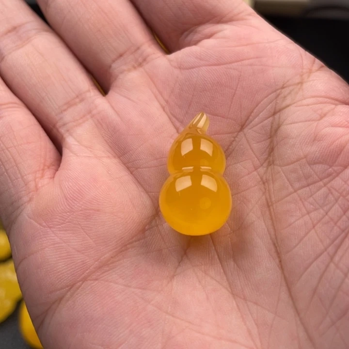未镶嵌琥珀裸石蜜蜡