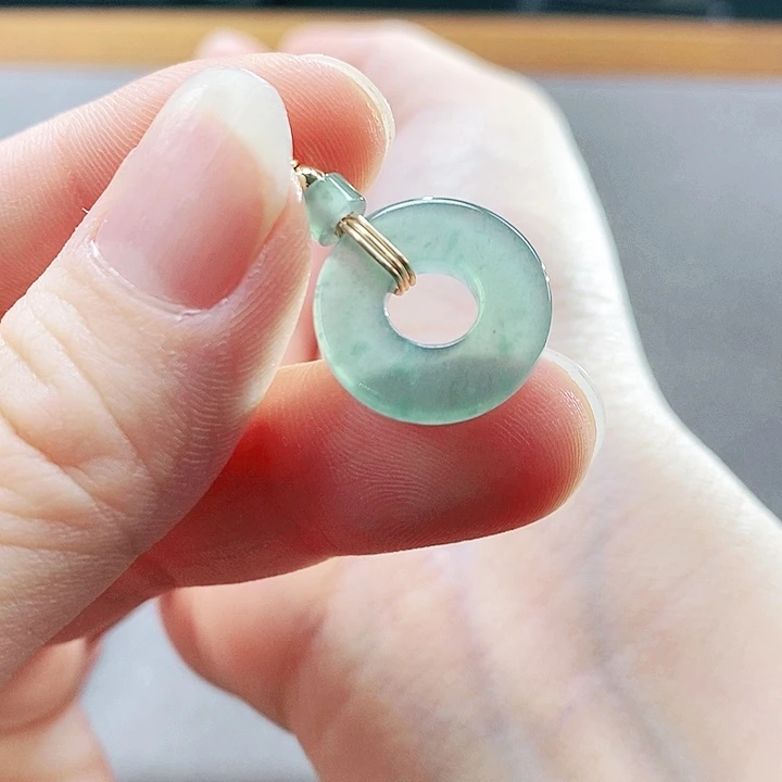 翡翠未镶嵌手镯（圆镯）