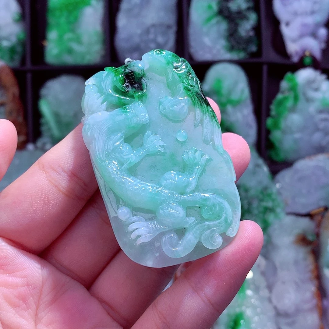 翡翠未镶嵌颈饰挂件