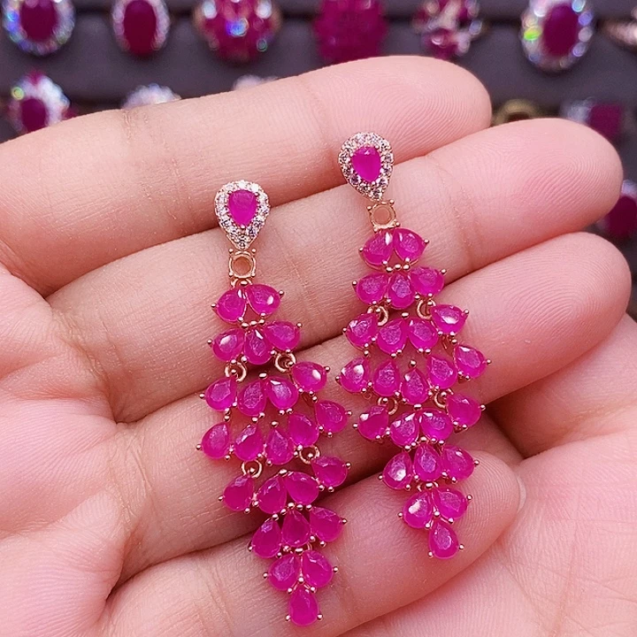 银S925镶嵌红宝石耳饰