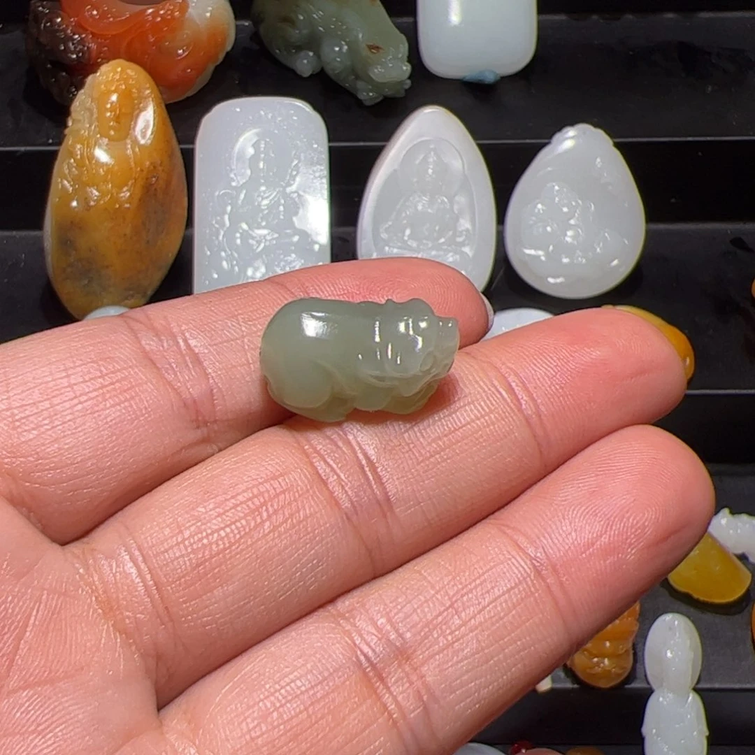 和田玉挂件未镶嵌