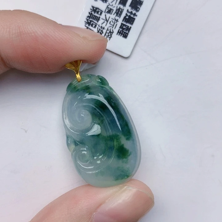 翡翠18K金镶嵌颈饰