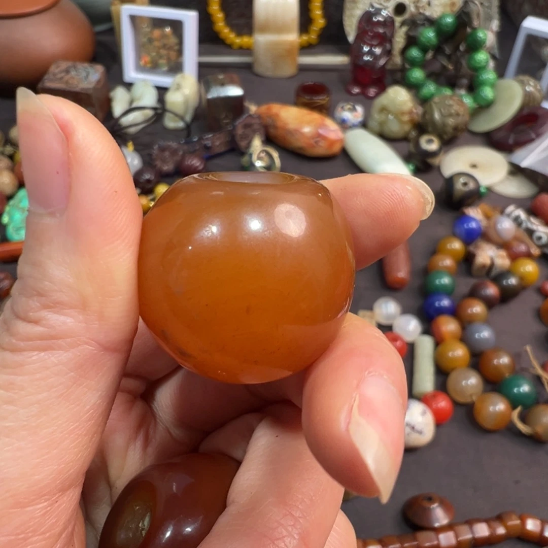 琥珀裸石未镶嵌?**?做工精致