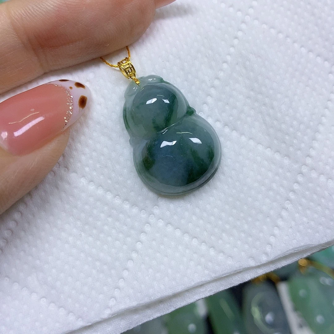 颈饰18K金镶嵌翡翠挂件