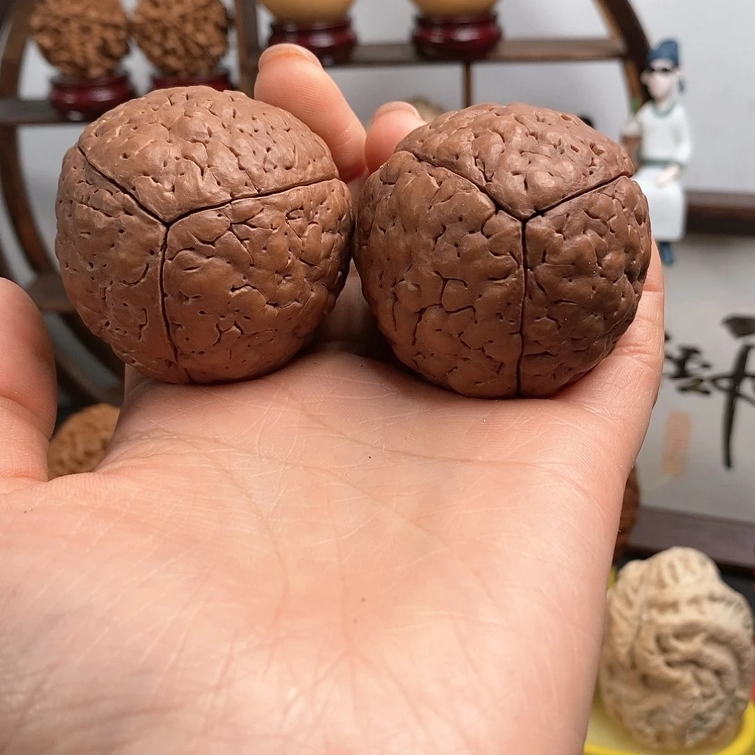 文玩核桃把件三瓣脑纹金刚平纹48