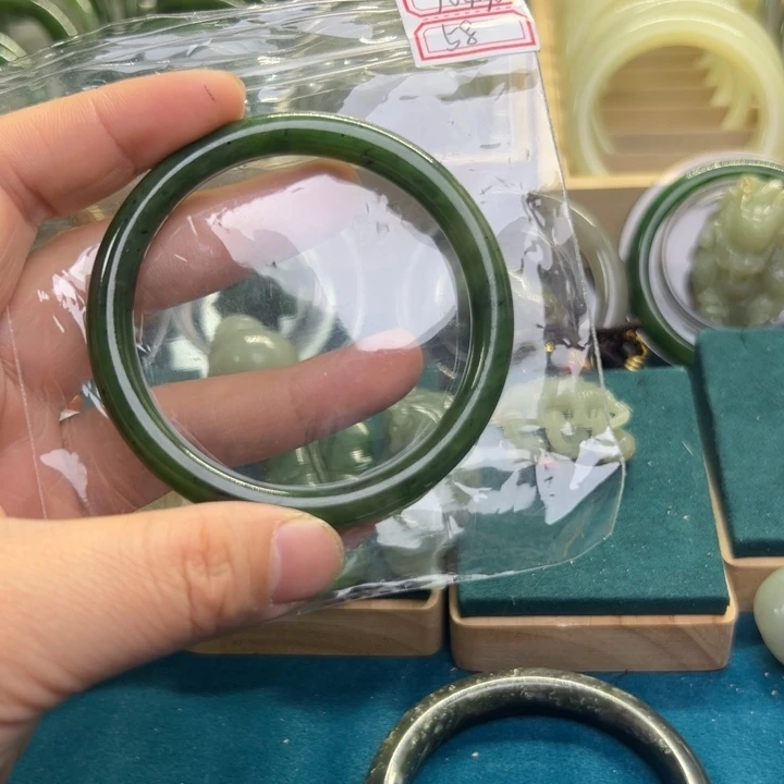 和田玉手镯未镶嵌会****鸡58圈围10490