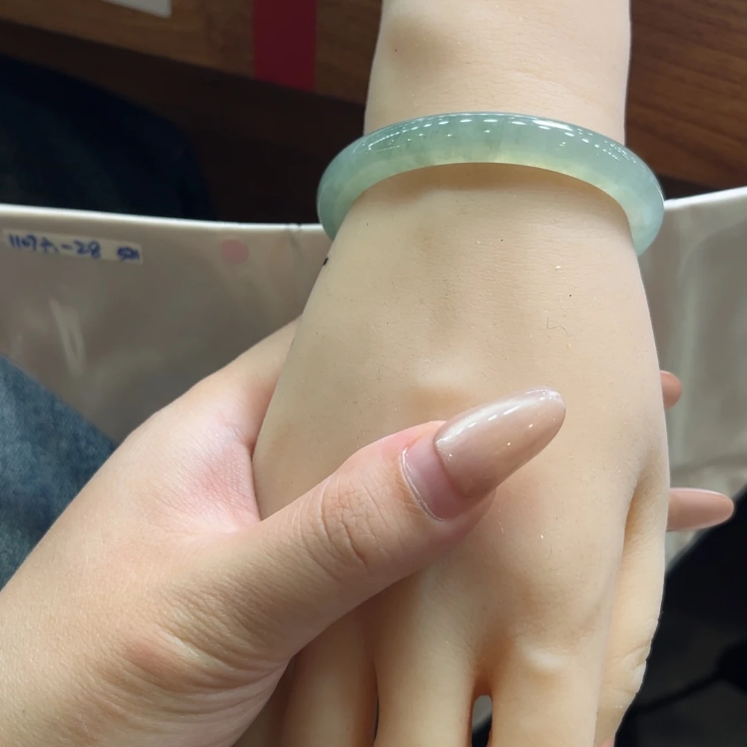 翡翠未镶嵌手镯52贵妃冰绿
