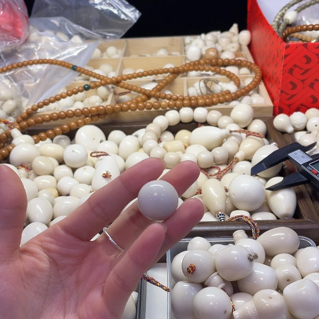 赭***一菩提根/象牙果吊坠