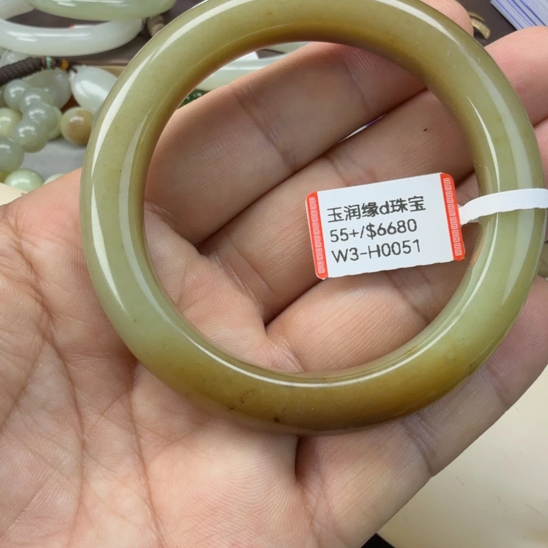 和田玉（糖玉）未镶嵌手镯