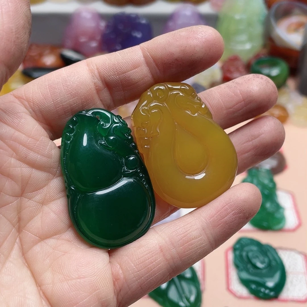 玛瑙/玉髓颈饰合金忘**?