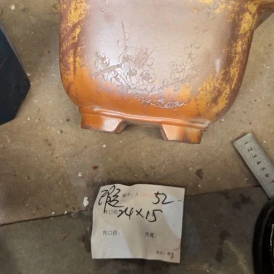 紫砂花盆紫色花盆