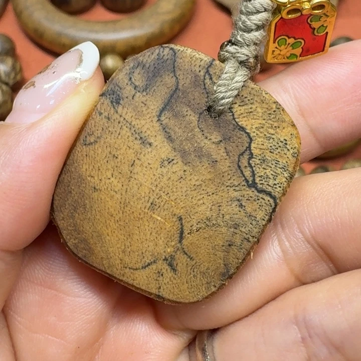 大叶紫檀（黑酸枝木类）