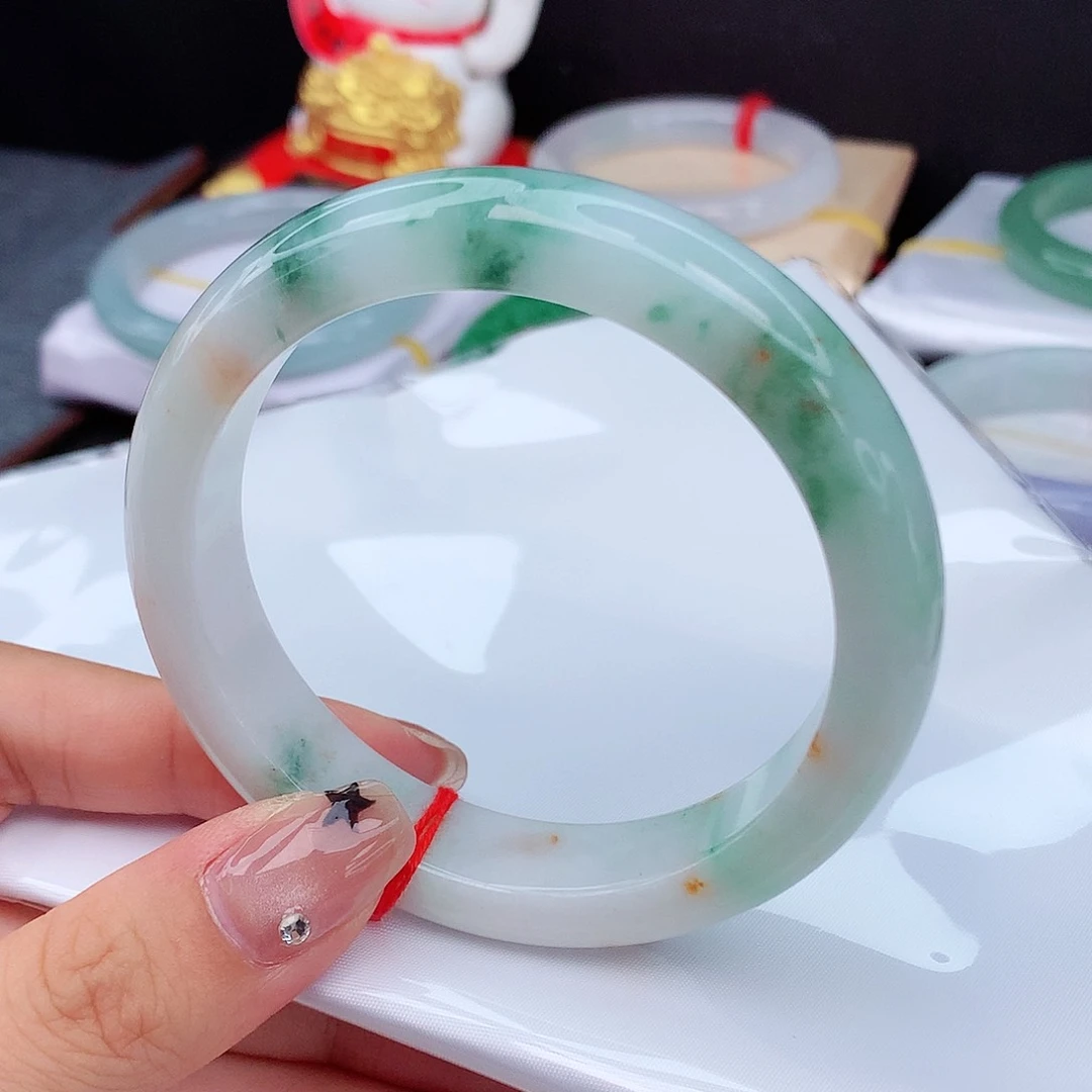 翡翠手镯未镶嵌翡翠58.5黄加绿飘花正圈