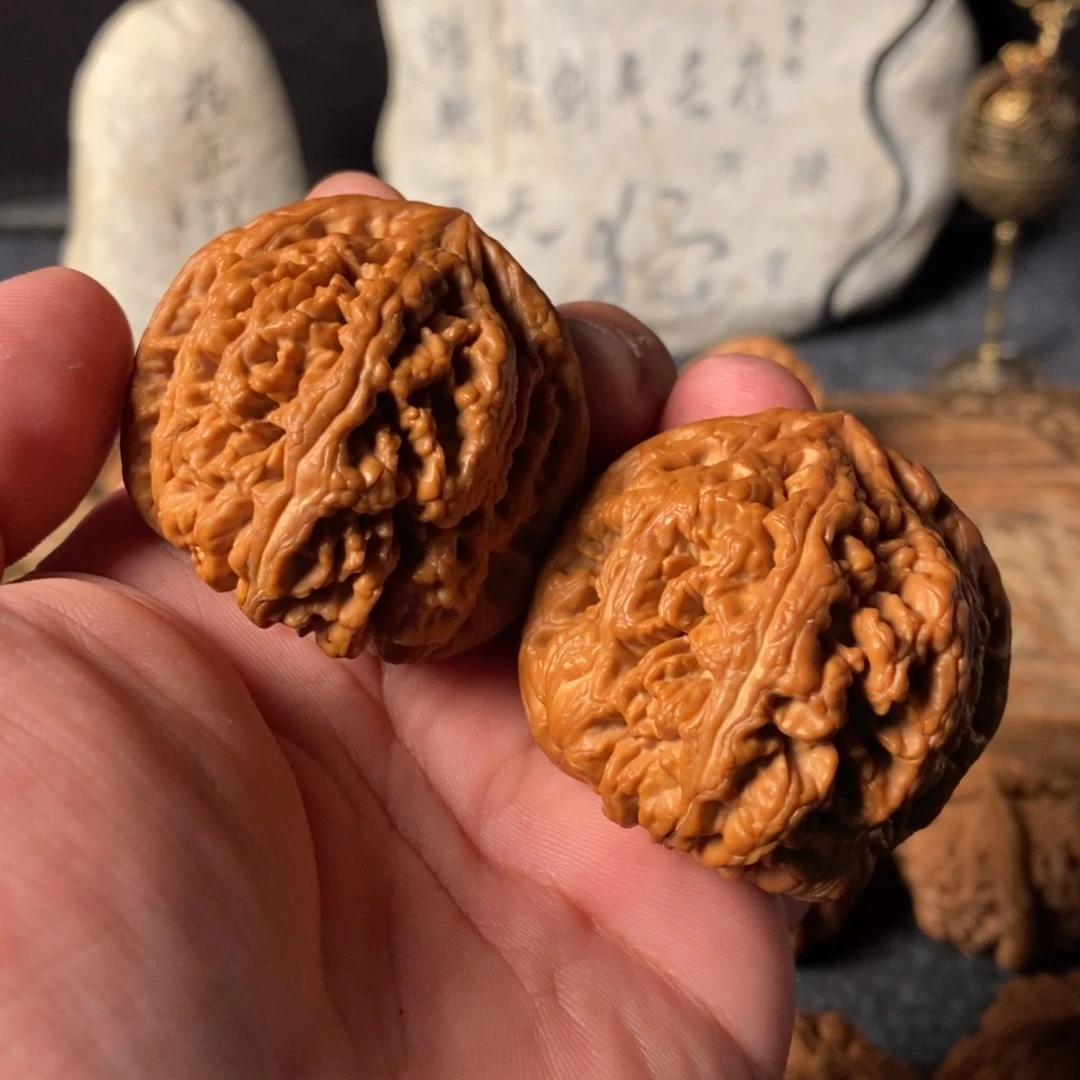文玩核桃吊坠文***者粗筋