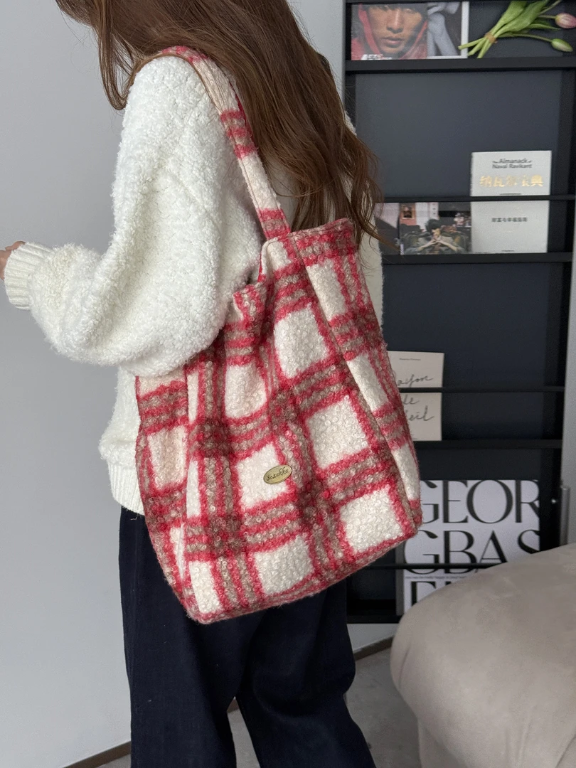 【菜芽子】2025新款新年红色大容量毛绒托特包女通勤仿羊羔毛单肩包